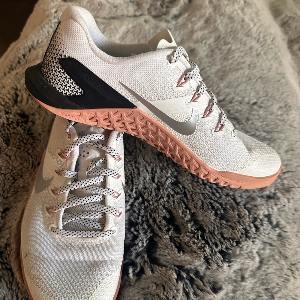 Nike Metcon size 7 in great condition